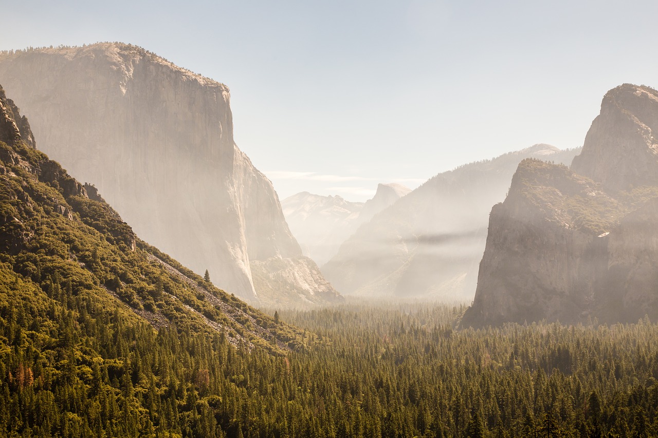 Exploring the Scenic Trails of Yosemite National Park